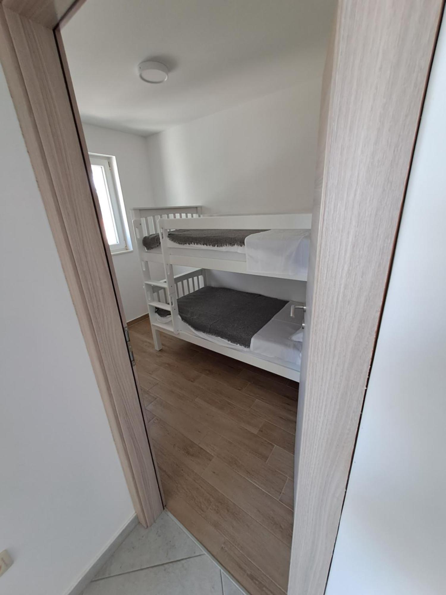 Apartmani Rak Ražanj Buitenkant foto